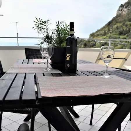 De Vivo Realty - Chez Angelina Positano *