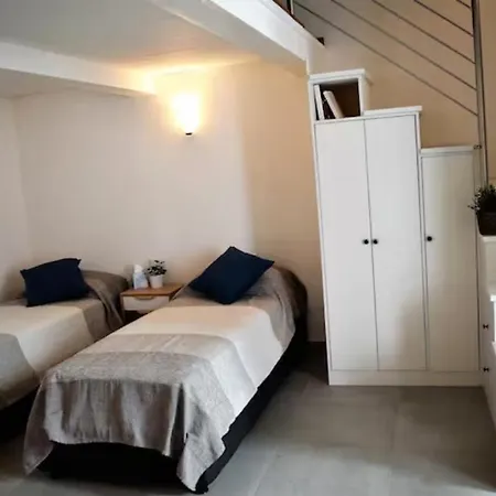 Chez Angelina - De Vivo Realty בית נופש *