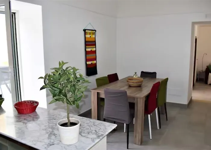 בית נופש Chez Angelina - De Vivo Realty *